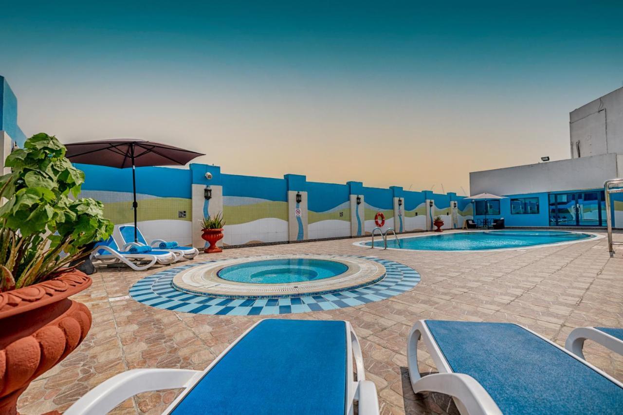 The Park Hotel Formerly Дубай Екстериор снимка